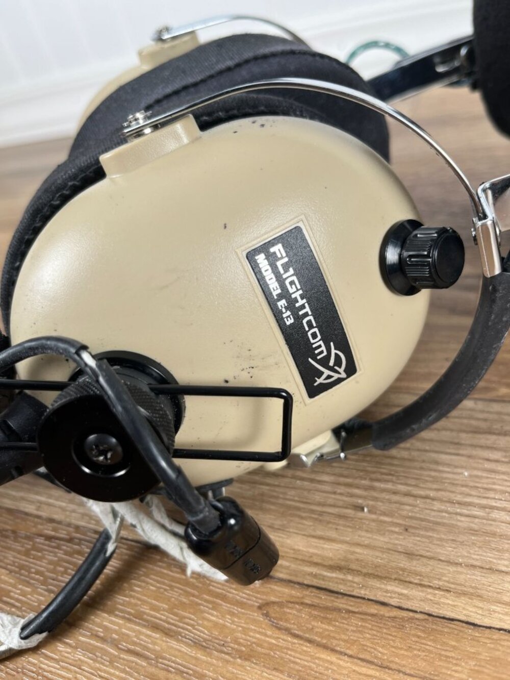 E-13 ANR Flightcom Military Headset With Case And Manual E13 UNtested AS-IS - Picture 8 of 16